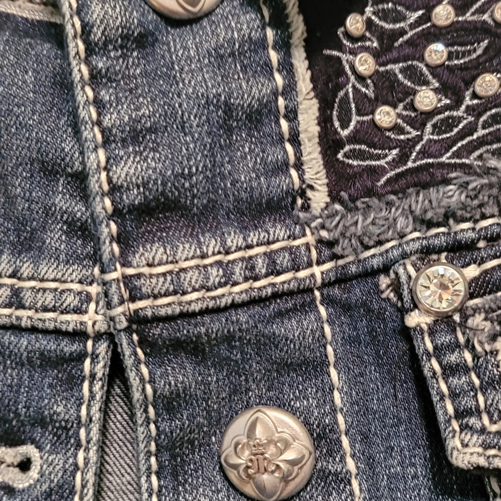 Jacket - Picture 2 of 6